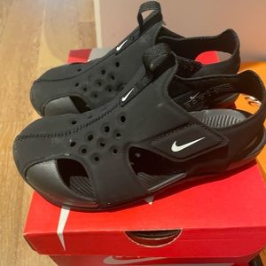Kids Nike sandals